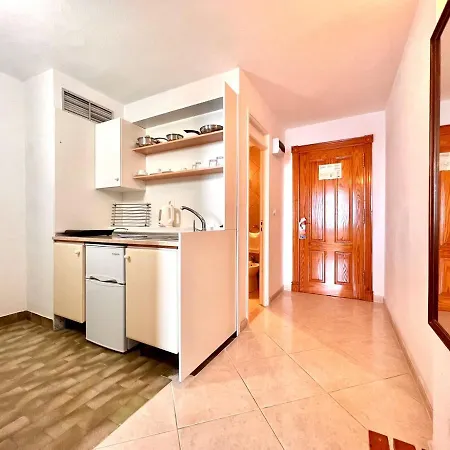 Studio With Breakfast Included And Heated Pool Apartment