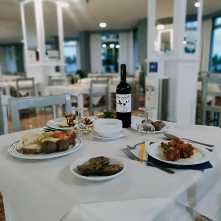 Studio With Breakfast Included And Heated Pool לוס ריאלחוס